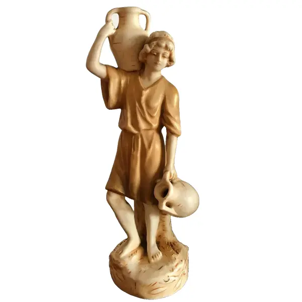 Foto de um(a) Antiga Escultura Jovem Camponês Faiança Tcheca Royal Dux, da categoria de Escultura. Royal Dux. Linda e colecionável escultura em faiança Tcheca, da famosa manufatura Royal Dux, inaugurada em 1853,... Vendido no marketplace Trésors.
