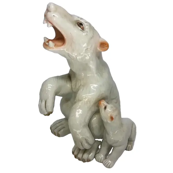 Foto de um(a) Antiga Rara Escultura Bloco Escultórico Urso Polar Porcelana, da categoria de Escultura. Antigo e grande bloco escultórico, feito à mão em porcelana artística alemã representando ursos polares. Peça imponente e... Vendido no marketplace Trésors.
