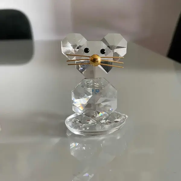 Foto de um(a) Preciosa Glass Bibelô Escultura De Ratinho Cristal Tcheco, da categoria de Escultura. Preciosa Glass Bibelô Escultura De Ratinho Cristal Tcheco. Ratinho lapidado à mão Original e com selo da manufatura Mede... Mostrado de uma perspectiva diferente. Vendido no marketplace Trésors.