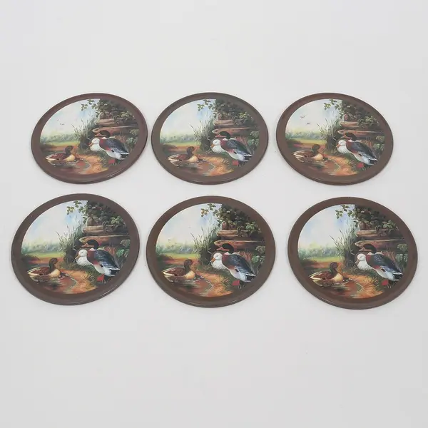 Foto de um(a) Raro conjunto Porta-Copos vintage com estojo, da categoria de Porta-copos. Lindo e raro conjunto de porta-copos antigos/vintage, perfeito para colecionadores, decoração rústica, áreas de lazer,... Mostrado de uma perspectiva diferente. Vendido no marketplace Trésors.