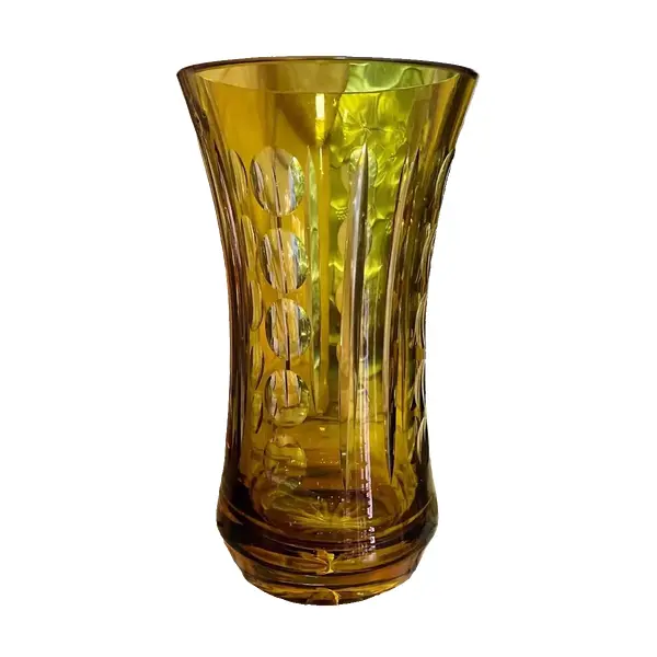 Foto de um(a) Antigo Vaso Cristal Tcheco Âmbar Lapidação Dedão Art Deco, da categoria de Vasos. Antigo e lindo vaso em cristal Europeu, doublé na cor âmbar. Lapidado à mão, lapidação dedão, fundo estrelado. Art... Vendido no marketplace Trésors.