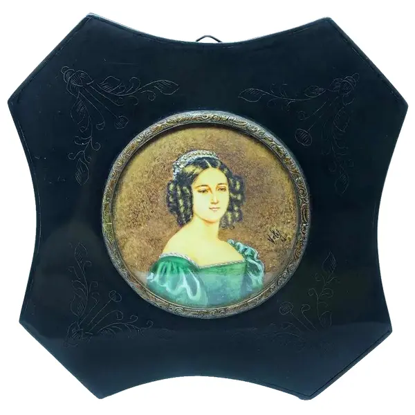 Foto de um(a) Antigo Quadrinho Camafeu Miniature Portrait Pintura A Óleo, da categoria de Pinturas. Miniature Portrait. Antigo quadrinho camafeu, pintado à mão em folha de marfim. Moldura em madeira com paspatur em bronze.... Vendido no marketplace Trésors.