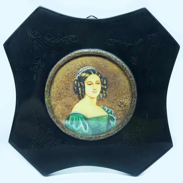 Foto de um(a) Antigo Quadrinho Camafeu Miniature Portrait Pintura A Óleo, da categoria de Pinturas. Miniature Portrait. Antigo quadrinho camafeu, pintado à mão em folha de marfim. Moldura em madeira com paspatur em bronze.... Mostrado de uma perspectiva diferente. Vendido no marketplace Trésors.