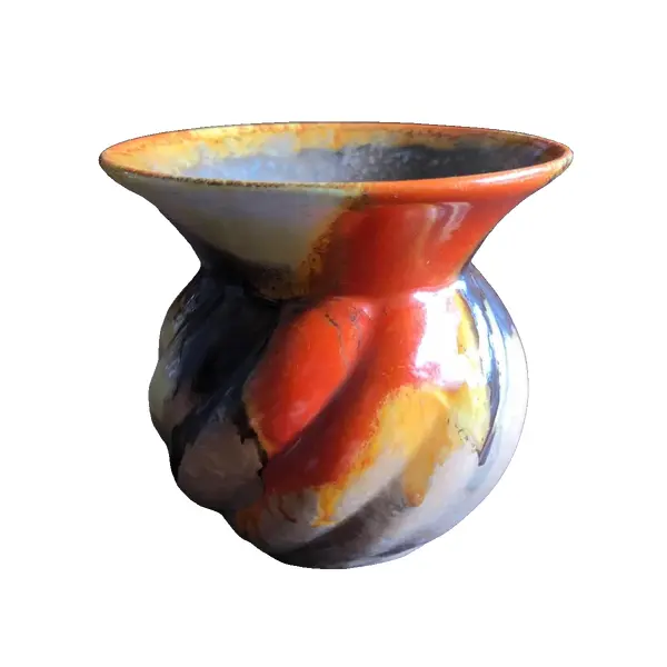 Foto de um(a) Antigo Vasinho Art Deco Cerâmica Alemã Susanne, da categoria de Vasos. Antigo vasinho art deco em cerâmica alemã Susanne. Década de 1950. Impecável. Mede aprox 10 x 10cm. Vendido no marketplace Trésors.