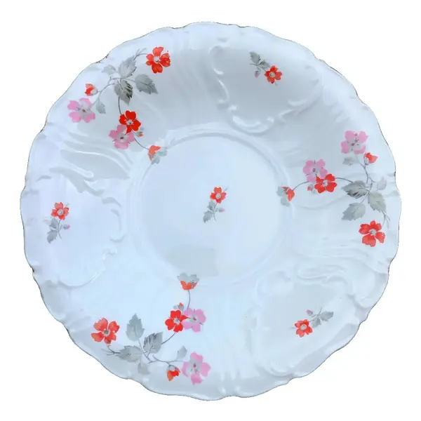 Foto de um(a) Antigo Grande Medalhão Prato Decorativo Em Porcelana Alemã, da categoria de Pratos Decorativos. Para servir ou decorar. Antigo e grande prato medalhão em porcelana alemã, com linda de floral pintada à mão. Década de... Vendido no marketplace Trésors.