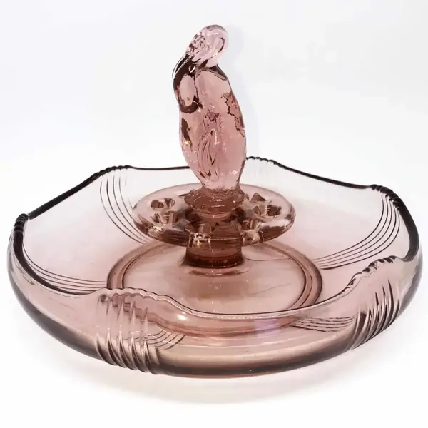 Foto de um(a) Antigo Centro De Mesa Art Deco Pinguim Libochovice Glass, da categoria de Centro de mesa. Libochovice Glass. Antigo centro de mesa/violeteiro em vidro artístico, da famosa manufatura tcheca Libochovice Glass.... Vendido no marketplace Trésors.