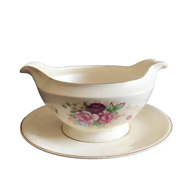 Foto de um(a) Antiga Molheira Art Deco Porcelana Japonesa Japão Ocupado, da categoria de Outros utensílios. Molheira em porcelana Japão ocupado, ricamente decorada com flores e acabamento com filetes de ouro. Impecável. Medidas... Vendido no marketplace Trésors.