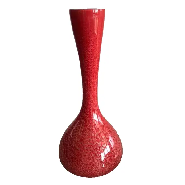 Foto de um(a) Antigo Grande Jarro Vaso Art Deco Murano Italiano Vermelho, da categoria de Vasos. Lindo vaso em Murano italiano feito à mão. Peça imponente.Período Art Deco. Cores vivas e brilhantes, muito decorativo. ... Vendido no marketplace Trésors.