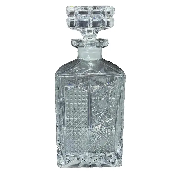 Foto de um(a) Antiga Garrafa Para Bebidas Whisky Cristal Tcheco Art Deco, da categoria de Garrafas. Antiga e majestosa garrafa em cristal Tcheco de excelente qualidade, lindo brilho natural, toda lapidada à mão. Meados do... Vendido no marketplace Trésors.