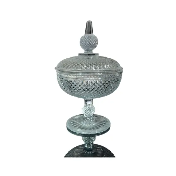 Foto de um(a) Compoteira bico de jaca, da categoria de Garrafas, potes e jarros. Bico de jaca - compoteira ou bomboniere em excelente manufatura e ótimo estado. ideal para decorar e armazenar doces,... Vendido no marketplace Trésors.