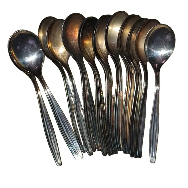Foto de um(a) LOTE COLHERES DE SOPA ANTIGAS VINTAGE PRATA 90 WOLFF, da categoria de Colheres. lote com 18 peças, no estado de conservação conforme imagens Guardadas faz tempo. Vendido no marketplace Trésors.