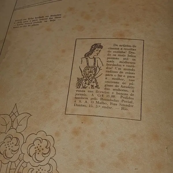 Foto de um(a) RARIDADE REVISTA ANTIGA ANOS 50 BIBLIOTECA DE ARTE DE BORDAR NUMERO 2 LENÇÓIS ARTÍSTICOS, da categoria de Livros. altura: 30 cm largura: 40 cm está amarelado, com marcas do tempo lateral costurada á mão e peça estava dobrada, conforme... Mostrado de uma perspectiva diferente. Vendido no marketplace Trésors.
