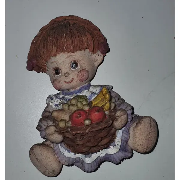 Foto de um(a) lote conjunto imãs de geladeira vintage antigos, da categoria de Memorabilia de viagem & souvenir. Peça antiga/vintage - usada, de brechó Produto fabricado nos anos 90 lote com 3 peças só vendo as peças no lote, não vendo... Mostrado de uma perspectiva diferente. Vendido no marketplace Trésors.