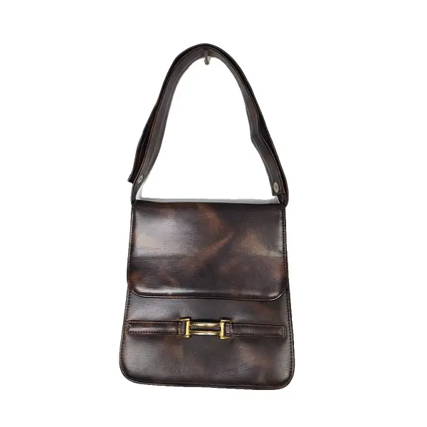 Foto de um(a) Bolsa Feminina Vintage Anos 70 Marrom Tiracolo Ajustável Rara Brechó, da categoria de Bolsas. Bolsa vintage original dos anos 70, usada, de brechó, em excelente estado de conservação para uma peça com mais de 50 anos.... Vendido no marketplace Trésors.