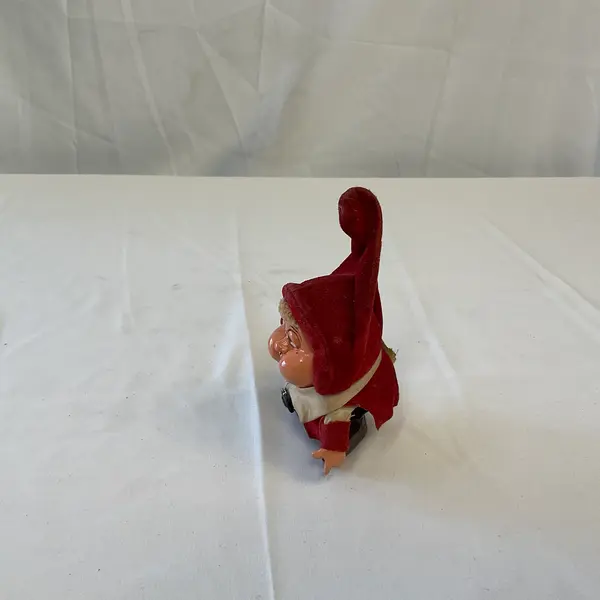 Foto de um(a) Duende Além da Lenda Antigo, da categoria de Bonecos de arte. Duende Além da lenda antigo, com todos os aspectos originais de fábrica e roupa original. Mostrado de uma perspectiva diferente. Vendido no marketplace Trésors.
