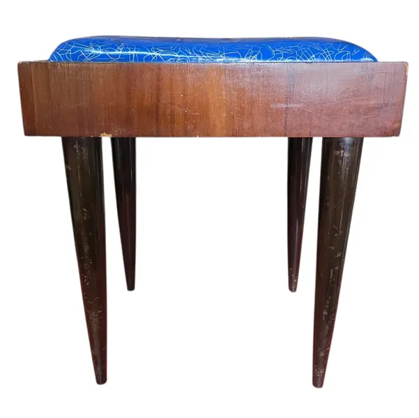 Foto de um(a) Banqueta Pé Palito Anos 50, da categoria de Banquetas. Reviva a era de ouro do design com esta banqueta icônica dos anos 50! Com os clássicos pés palito cônicos e um tampo de... Mostrado de uma perspectiva diferente. Vendido no marketplace Trésors.