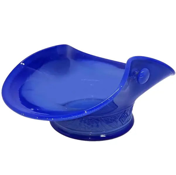 Foto de um(a) Antigo Centro De Mesa Fruteira Opalina Francesa Art Deco, da categoria de Centro de mesa. Antigo e diferente centro de mesa em opalina, com decoração floral e folhas, feita à mão em alto-relevo. Peça muito... Vendido no marketplace Trésors.