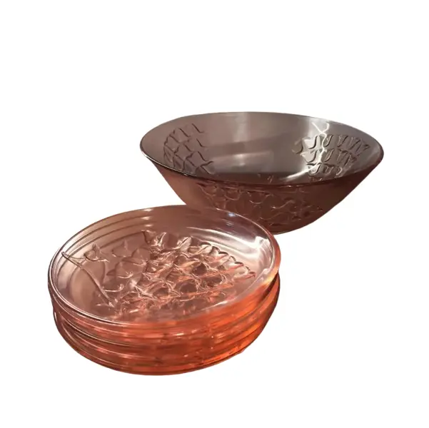 Foto de um(a) Antiga Tigela Fruteira Em Cristal Tcheco Cor Salmão Art Deco, da categoria de Conjuntos de servir. Linda tigela com 5 pratinhos para sobremesa. Art Deco. Década de 1960/70. Tigela: 8 x 23cm Pratos: 15 cm. Vendido no marketplace Trésors.