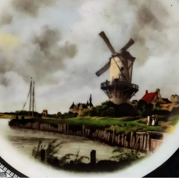 Foto de um(a) Prato Moinho Renner 80'S, da categoria de Pratos Decorativos. Prato decorativo em porcelana policromada com imagem da clássica pintura com moinho dos ventos, de jacob van ruisdael na... Mostrado de uma perspectiva diferente. Vendido no marketplace Trésors.