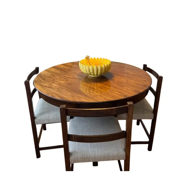 Foto de um(a) Mesa Jantar 4 lugares (120cm) em Jacarandá, da categoria de Mesas de Jantar. Linda mesa com pés em jacarandá e tampo com lâmina de jacarandá (restaurada em 2022). Perfeita para 4 lugares (120cm) OBS:... Vendido no marketplace Trésors.