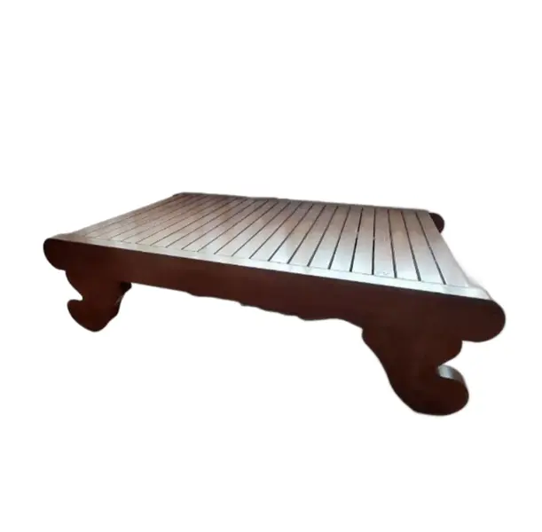 Foto de um(a) Mesa de centro em madeira maciça Sierra, da categoria de Mesas de centro. Mesa de centro em madeira maciça Sierra. Mede A: 48cm C: 134cm L: 80cm. Vendido no marketplace Trésors.