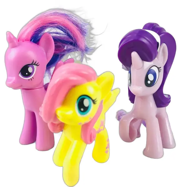 Foto de um(a) Trio de My Little Pony, da categoria de Brinquedos e Hobbies. TRIO DE UNICÓRNIOS DA MY LITTLE PONY MEDINDO CERCA DE 8CM DE ALTURA. TODOS EM BOM ESTADO DE CONSERVAÇÃO. Vendido no marketplace Trésors.