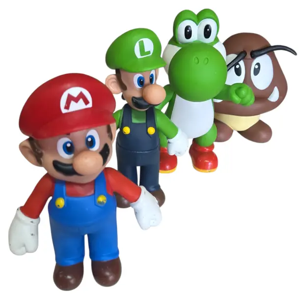 Foto de um(a) Conjunto 4 Figuras Super Mario, da categoria de Figuras de ação. Leve a magia do Reino dos Cogumelos para a sua coleção ou decoração com este excelente lote contendo 4 figuras clássicas da... Mostrado de uma perspectiva diferente. Vendido no marketplace Trésors.