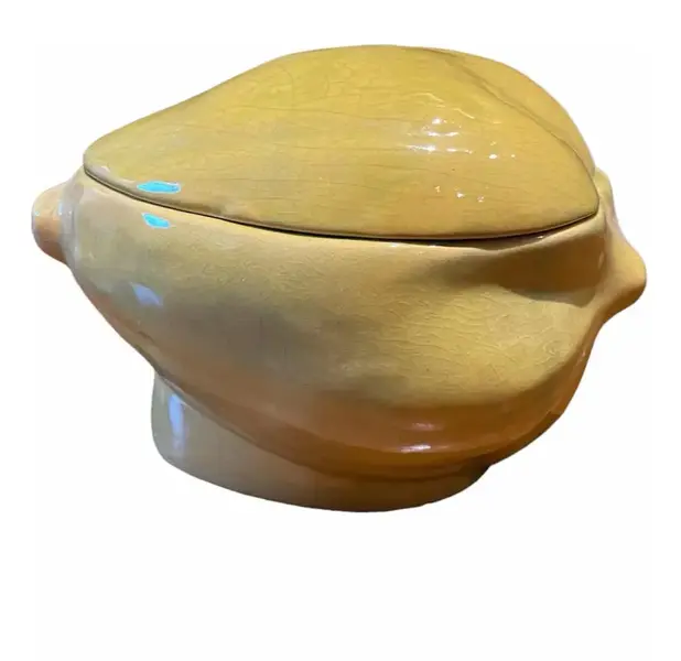 Foto de um(a) Antiga Caixa Molheira Sopeira Em Cerâmica Formato De Fruta, da categoria de Terrinas de sopa. Eu amo essas frutas, são super decorativas e versáteis. Antiga caixa/pote no formato de fruta craquelado. Peça artística.... Vendido no marketplace Trésors.