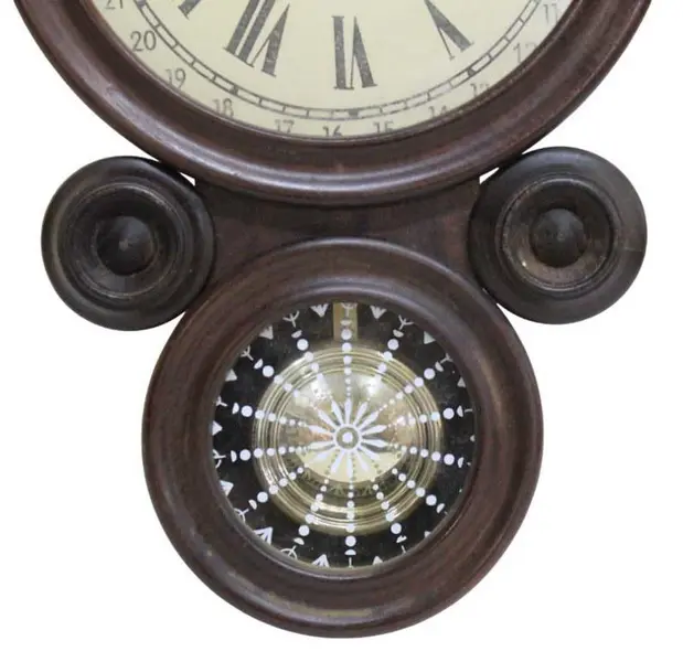 Foto de um(a) Relógio Oito Lige Marrom, da categoria de Relógios de parede. Clássico relógio oito da manufatura LIGE, em caixa de madeira nobre bem preservada, maquinário a pilha e mostrador em papel... Mostrado de uma perspectiva diferente. Vendido no marketplace Trésors.