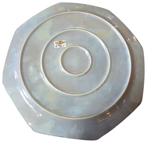 Foto de um(a) Prato Octogonal em Porcelana Oriental, da categoria de Pratos Decorativos. Este magnífico prato decorativo em porcelana oriental, destaca-se pelo seu formato geométrico e pela riqueza de sua... Mostrado de uma perspectiva diferente. Vendido no marketplace Trésors.