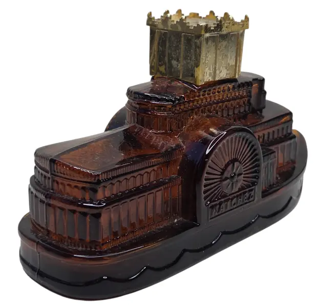 Foto de um(a) Perfume Avon Barco A Vapor Vintage, da categoria de Outros colecionáveis. Perfume Avon Barco a vapor vintage. Mostrado de uma perspectiva diferente. Vendido no marketplace Trésors.