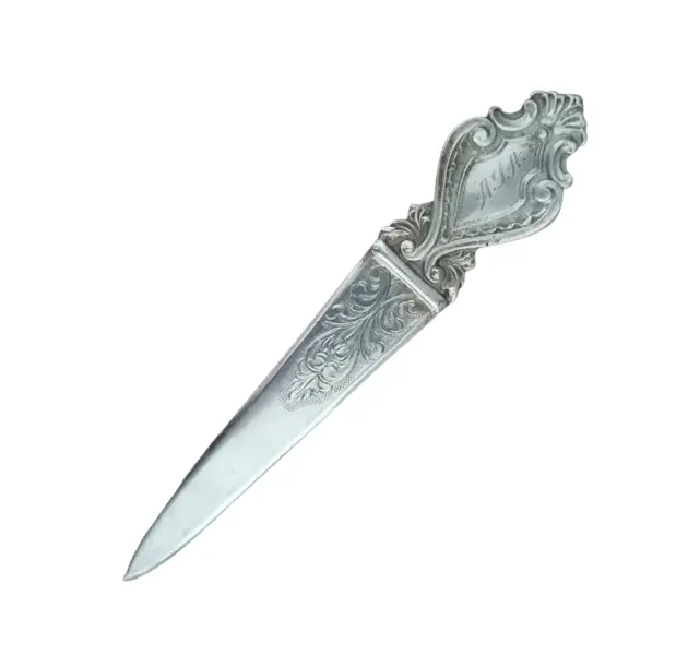 Foto de um(a) Antiga Espátula Abre Cartas Em Prata De Lei, da categoria de Outros colecionáveis. Antiga espátula abre cartas em prata de lei 833. Gravado´´ Mackenzie 2 grau 21-05-84`` no verso. Origem:Brasil século... Vendido no marketplace Trésors.