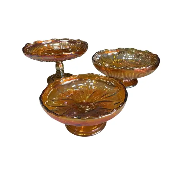 Foto de um(a) Antiga Coleção Rara Fruteira Boleira Vidro Carnival Glass, da categoria de Centro de mesa. Antigas fruteiras em vidro Carnival Glass. Meados do século XX. Medidas 9x18cm Medidas 10x21cmMedidas 13x20cm. Vendido no marketplace Trésors.
