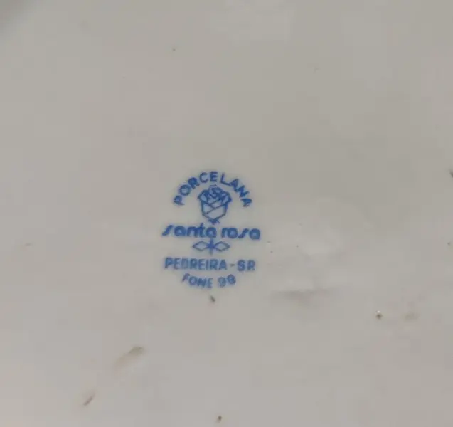 Foto de um(a) Conjunto 3 Bowls em Porcelana Santa Rosa-Pedreira, Década de 1940, da categoria de Travessas e tigelas. Conjunto de 3 bowls em porcelana com estampa de frutas policromadas e filete em ouro. Década de 1940, porcelana santa rosa -... Mostrado de uma perspectiva diferente. Vendido no marketplace Trésors.