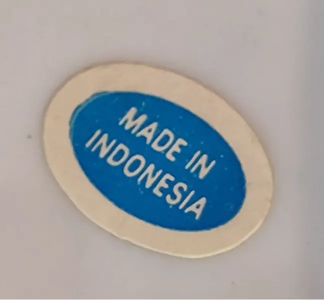 Foto de um(a) Estatueta cena galante em porcelana, indonésia, década de 1990, da categoria de Escultura. Estatueta de porcelana "made in indonesia", retratando uma cena galante em azul cobalto e filetada em ouro, da década de... Mostrado de uma perspectiva diferente. Vendido no marketplace Trésors.