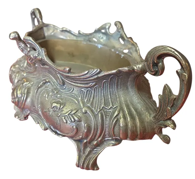 Foto de um(a) Centro de Mesa em Bronze Maciço, da categoria de Centro de mesa. Eleve o nível da sua decoração com este imponente centro de mesa em bronze maciço. Com acabamento refinado e peso... Mostrado de uma perspectiva diferente. Vendido no marketplace Trésors.