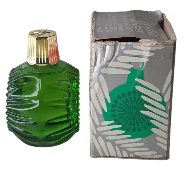 Foto de um(a) Perfume Avon Festive Facets Vintage, da categoria de Outros colecionáveis. Perfume Avon Festive Facets Colecionável. Mostrado de uma perspectiva diferente. Vendido no marketplace Trésors.