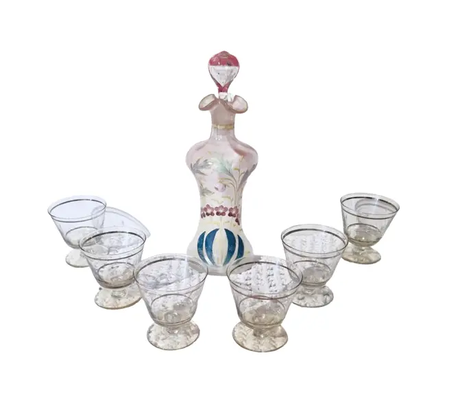 Foto de um(a) Encantador conjunto de Licoreira + 6 tacinhas, da categoria de Conjuntos para coquetéis. Lindo conjunto de Licoreira em vidro soprado, no estilo veneziano, pintada à mão, tampa em forma de gota. Altura... Vendido no marketplace Trésors.