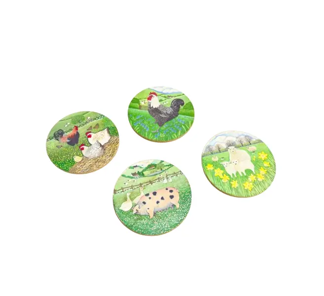 Foto de um(a) ​Jogo com 4 porta copos em madeira e cortiça - animais da fazenda, da categoria de Porta-copos. Jogo com 4 porta copos em madeira e cortiça. Marcas do tempo e uso. Medidas: 9,5cm diametro. Vendido no marketplace Trésors.