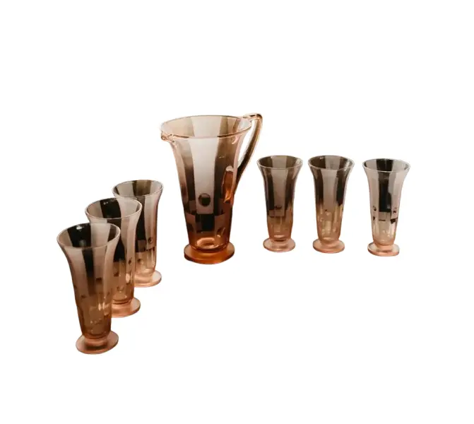 Foto de um(a) Antigo Conjunto Jarra Com 6 Copos Cristal Tcheco Art Deco, da categoria de Jogos de taças e copos. De tirar o fôlego!Antigo e excepcional conjunto para refrescos, composto por linda e grande jarra e seus respectivos seis... Vendido no marketplace Trésors.