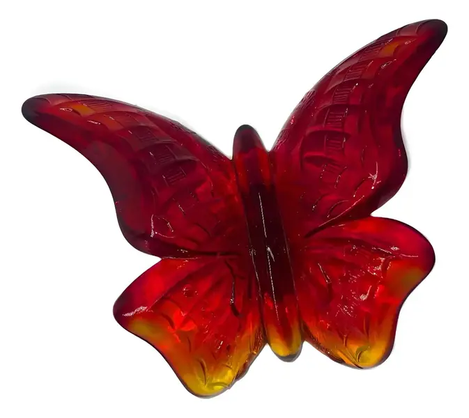 Foto de um(a) Fenton Glass Antiga Escultura De Borboleta Cristal Art Deco, da categoria de Escultura. Fenton Glass. Antiga escultura artística de borboleta em cristal. Peça catalogada, feita à mão, assinada e com selo original... Vendido no marketplace Trésors.