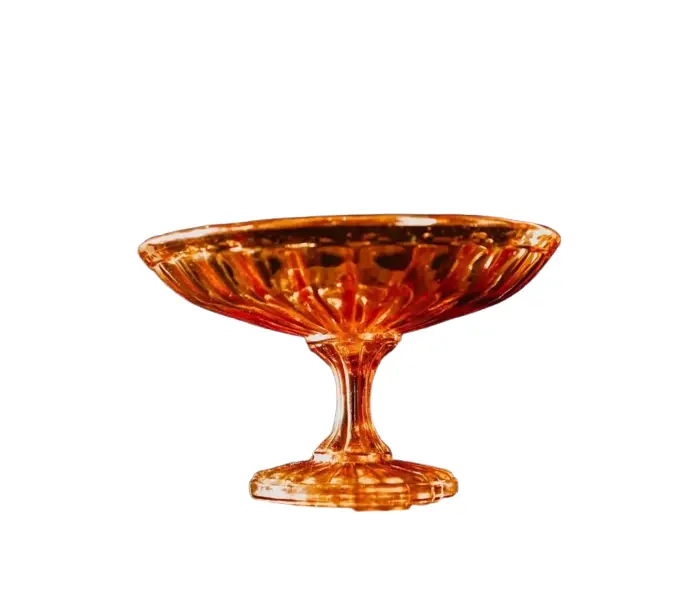 Foto de um(a) Antiga Fruteira Boleira Centro De Mesa Vidro Carnival Glass, da categoria de Centro de mesa. Antiga e rara fruteira em vidro fogo, dito Carnival Glass. Além de ser decorativas, são muito colecionáveis, e está cada vez... Vendido no marketplace Trésors.