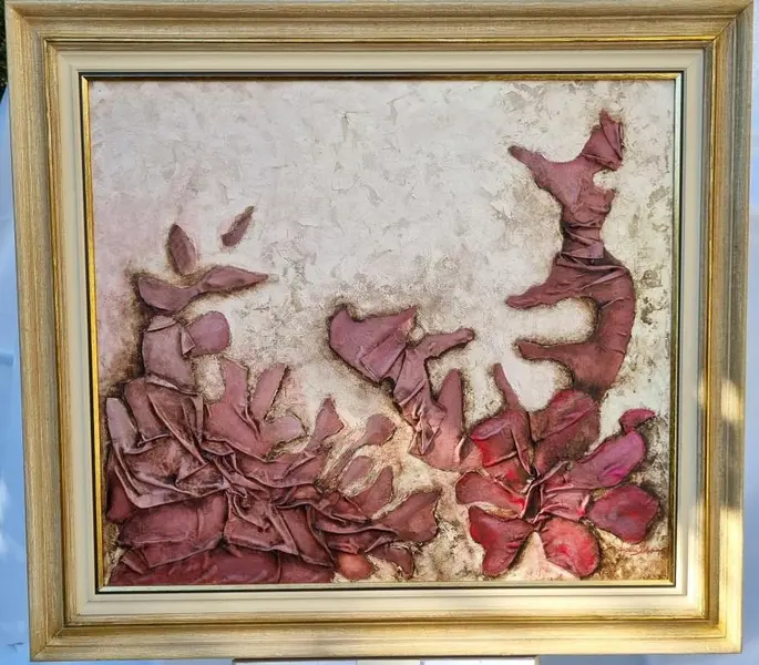 Foto de um(a) Quadro Suzana Lobo 1996 - Flores em relevo, da categoria de Pinturas. Quadro Suzana Lobo, 1996 - Flores em relevo. Mede 70x80cm e 90x100cm com moldura. Mostrado de uma perspectiva diferente. Vendido no marketplace Trésors.