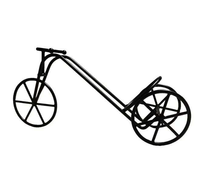 Foto de um(a) Porta Garrafa Bicicleta em Ferro, Década de 1990, da categoria de Suportes para garrafas de vinho. Porta garrafa bicicleta em ferro ebanizado, década de 1990 A: 15cm L: 10 cm P: 23 cm Peso: 390 g. Vendido no marketplace Trésors.