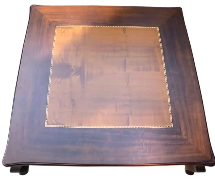 Foto de um(a) Mesa de Centro em Marchetaria e Ornamentos em Bronze, da categoria de Mesas de centro. Mostrado de uma perspectiva diferente. Vendido no marketplace Trésors.