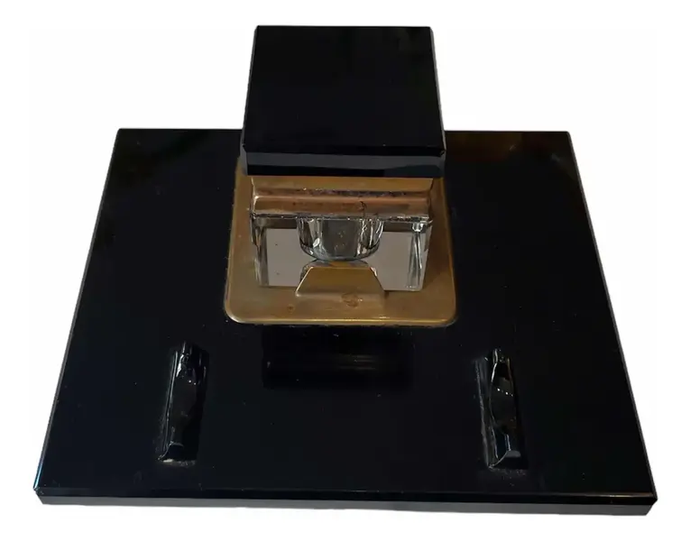 Foto de um(a) Antigo Tinteiro Porta Caneta Cristal Tcheco Preto Art Deco, da categoria de Outros colecionáveis. Antigo e clássico tinteiro em cristal Tcheco com o recipiente para tinta em cristal translúcido lapidado à mão. Na frente... Vendido no marketplace Trésors.