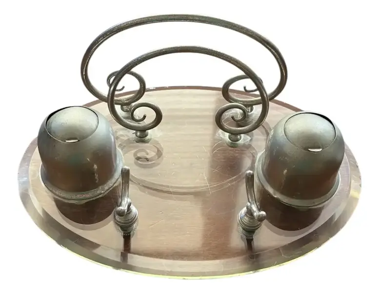 Foto de um(a) Antigo Tinteiro De Coleção Em Cristal Art Deco E Prata Wmf, da categoria de Outros colecionáveis. Antigo tinteiro de coleção em cristal facetado e metal prateado. Com lugar para colocar cartas e porta caneta. Década de... Vendido no marketplace Trésors.