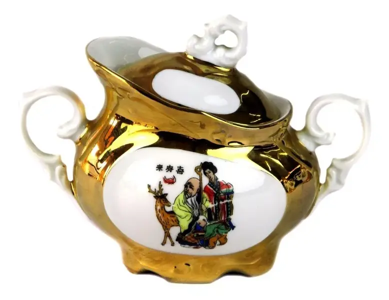 Foto de um(a) Açucareiro dourado da Porcelana Schmidt, da categoria de Outros utensílios para servir. Açucareiro em PORCELANA SCHMIDT / S CATARINA / MADE IN BRAZIL. Decoração chinoiserie com personagens e cervo. Farta... Vendido no marketplace Trésors.