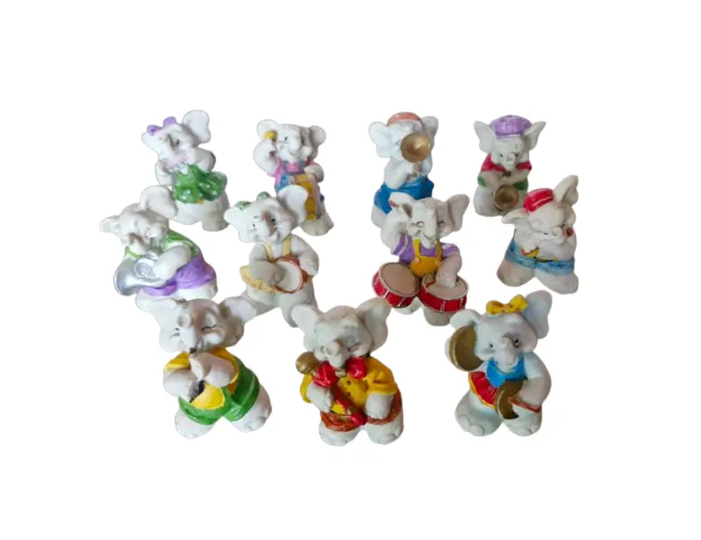 Foto de um(a) Rara Coleção de Elefantinhos Músicos, da categoria de Modelos e estatuetas. Raríssima coleção com 11 elefantinhos músicos, de 1994, todos em resina. Acompanha também 2 coelhinhos em resina. Medindo... Vendido no marketplace Trésors.