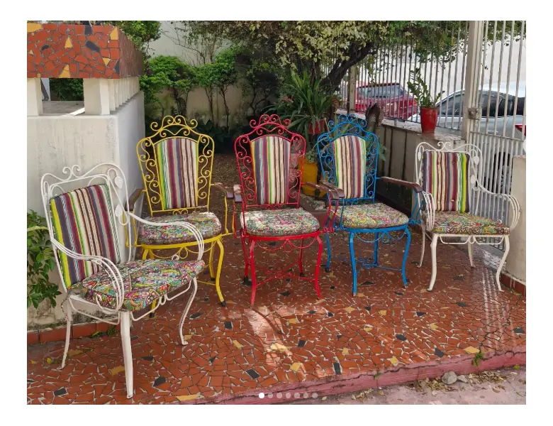 Foto de um(a) ​Conjunto de cadeiras de ferro para jardim modelo "Folhinha", da categoria de Cadeiras, bancos e banquetas. Conjunto de cadeiras de ferro para jardim modelo "Folhinha", muito tradicional no Brasil desde os anos 1950 e 1960.Essas... Mostrado de uma perspectiva diferente. Vendido no marketplace Trésors.
